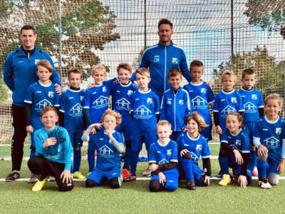 WhatsApp Image 2026-10-12 at 21.21.58 F-Junioren Mannschaftbild mit neuen Trikots